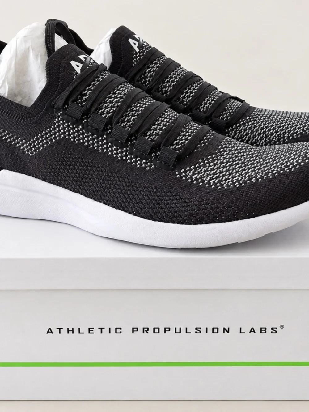 APL Men's TechLoom Breeze Sneakers Anthracite/Steel Grey/White Size 8.5 NWT